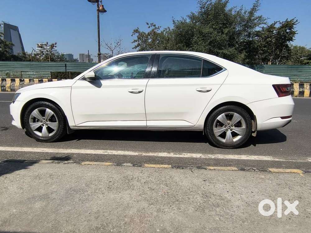 Skoda Superb Style 1.8 Tsi Mt, 2018, Petrol