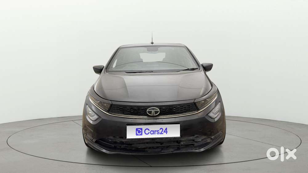 Tata Altroz 1.2 Xza Plus Dark Edition Dct, 2022, Petrol