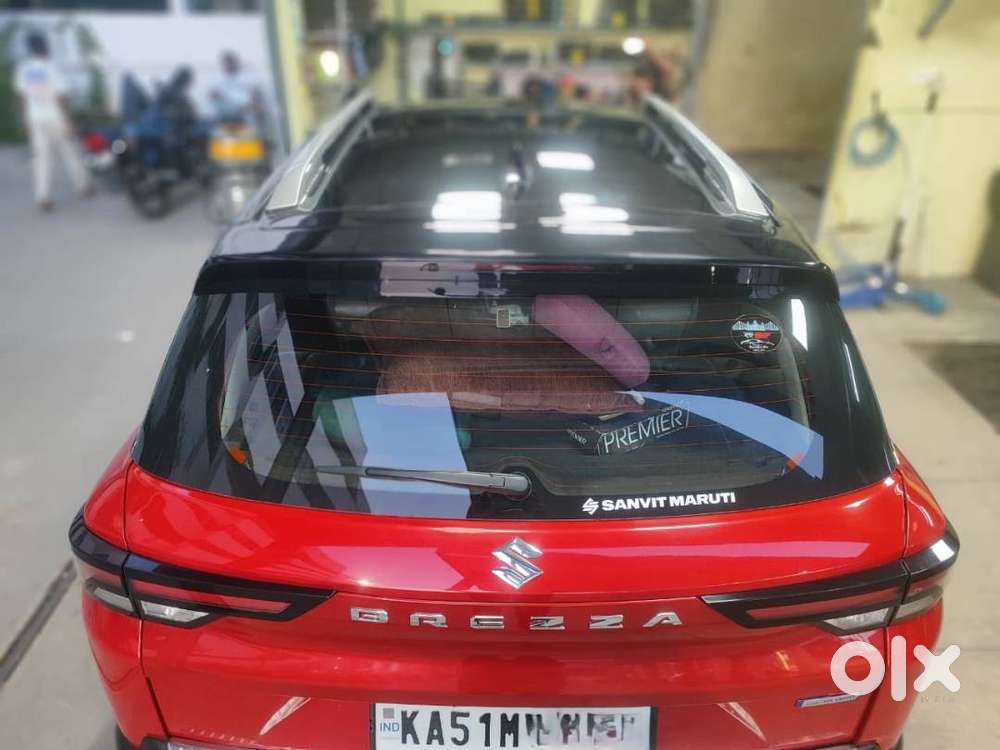 2023 Maruti Brezza 1.5 Zxi Dual Tone (red And Black)