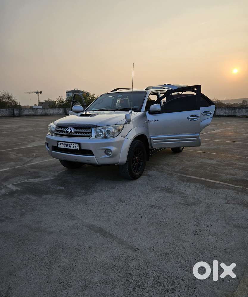 Toyota Fortuner 4x4 Manual Limited Edition, 2010, Diesel