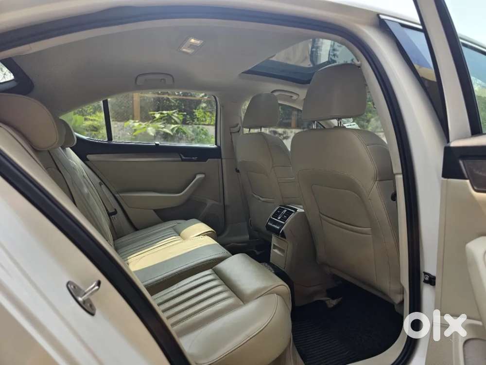 Skoda Superb [ ] 1.8 Style Tsi At, 2019, Petrol