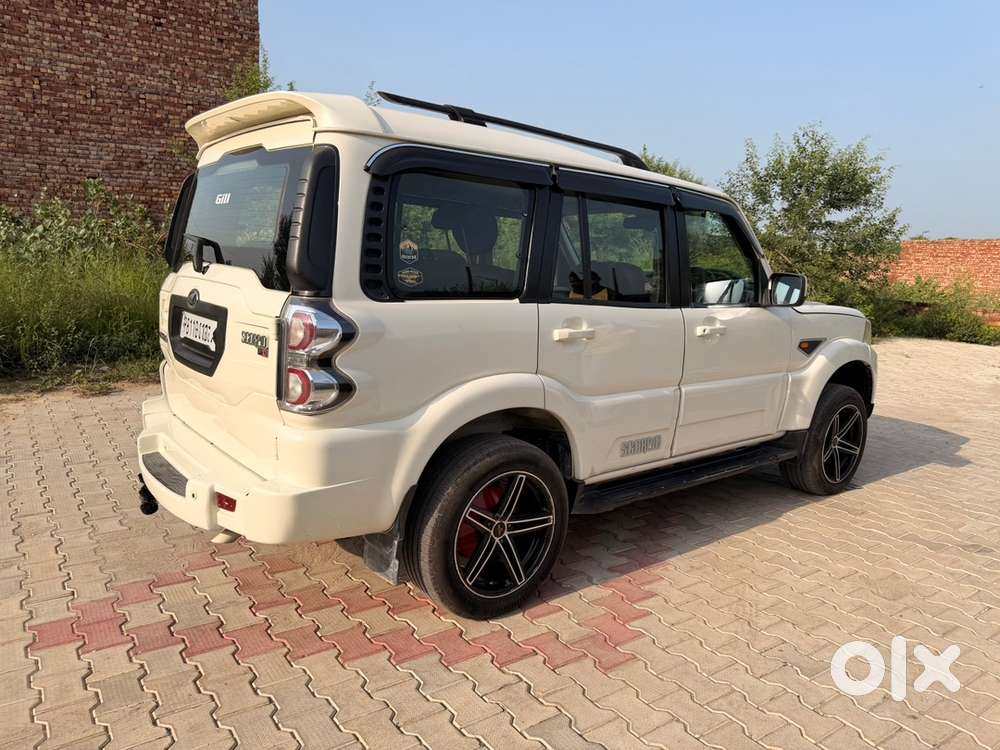Scorpio S10 2017/18 2nd Owner Pb No Km 98000