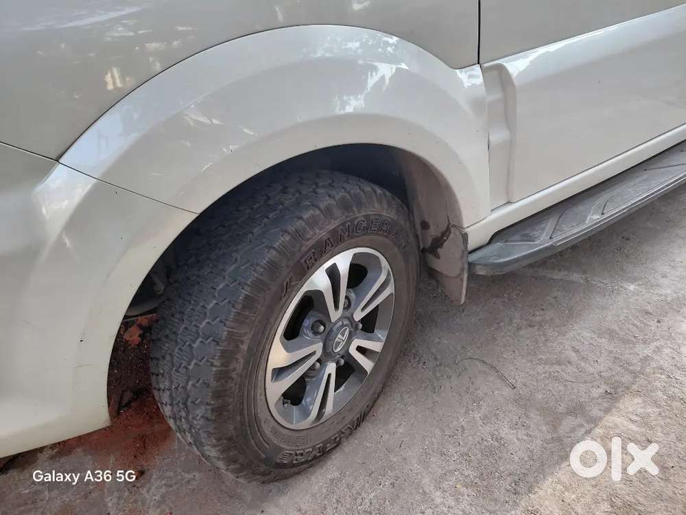 Tata Safari Storme 2014