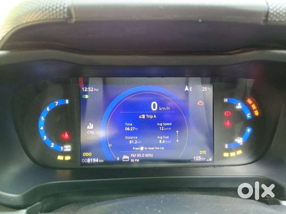 Tata Altroz 1.2 Xt Luxe Petrol, 2024, Petrol