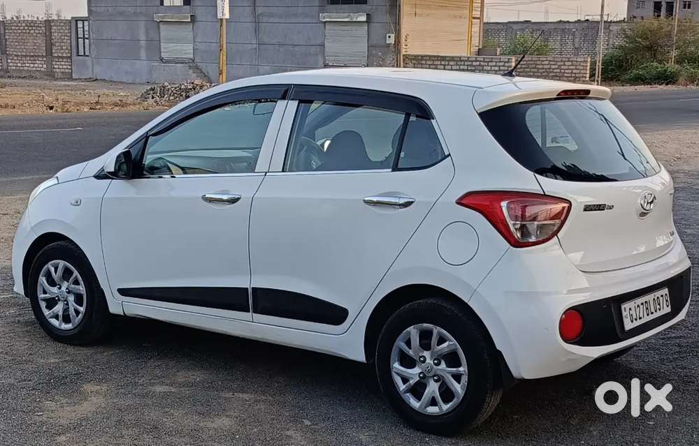 Hyundai Grand I10 Sportz Petrol 2017(1 St Owner)