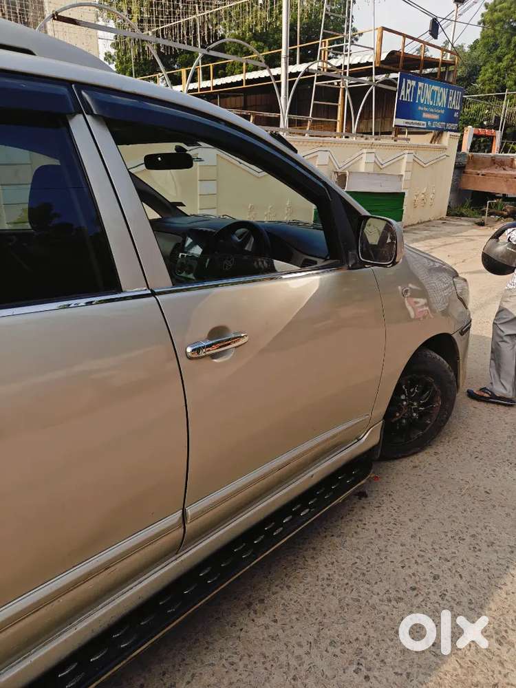 Toyota Innova 2016