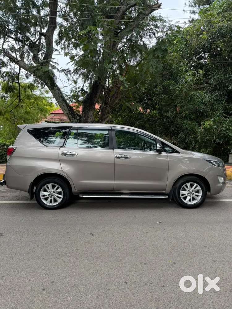 Toyota Innova Crysta Z 2016 Diesel Well Maintained