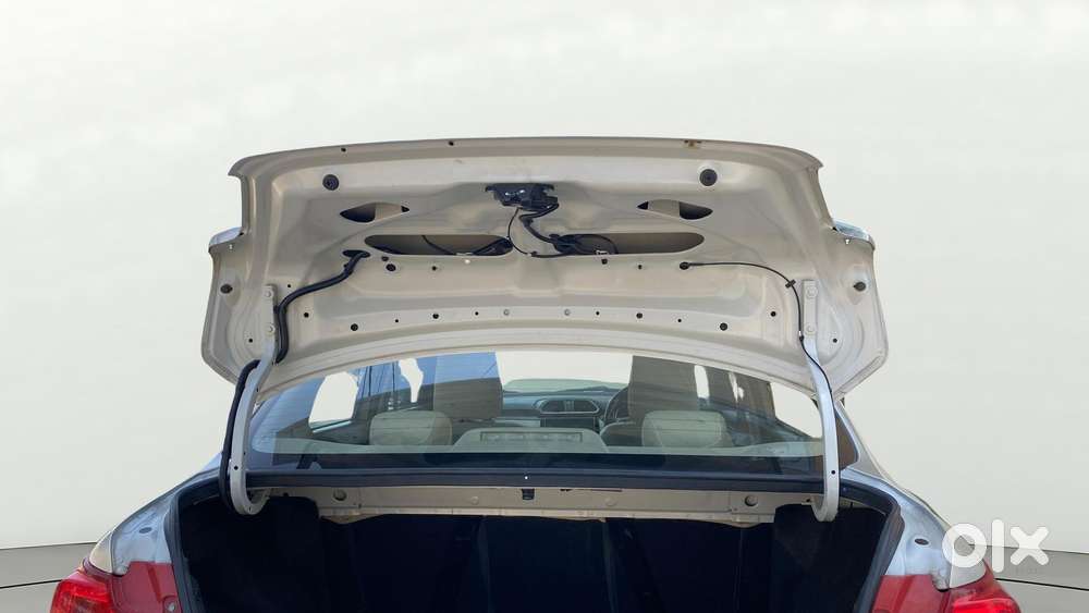 Maruti Suzuki Swift Dzire Zxi + Amt, 2019, Petrol