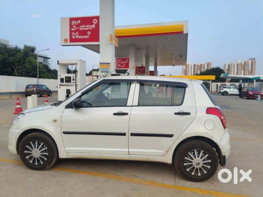Maruti Suzuki Swift Lxi Option, 2010, Petrol