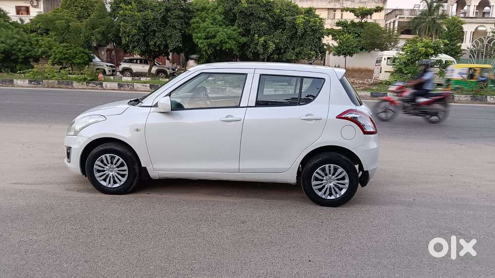 Maruti Suzuki Swift Lxi Optional-o, 2015, Petrol
