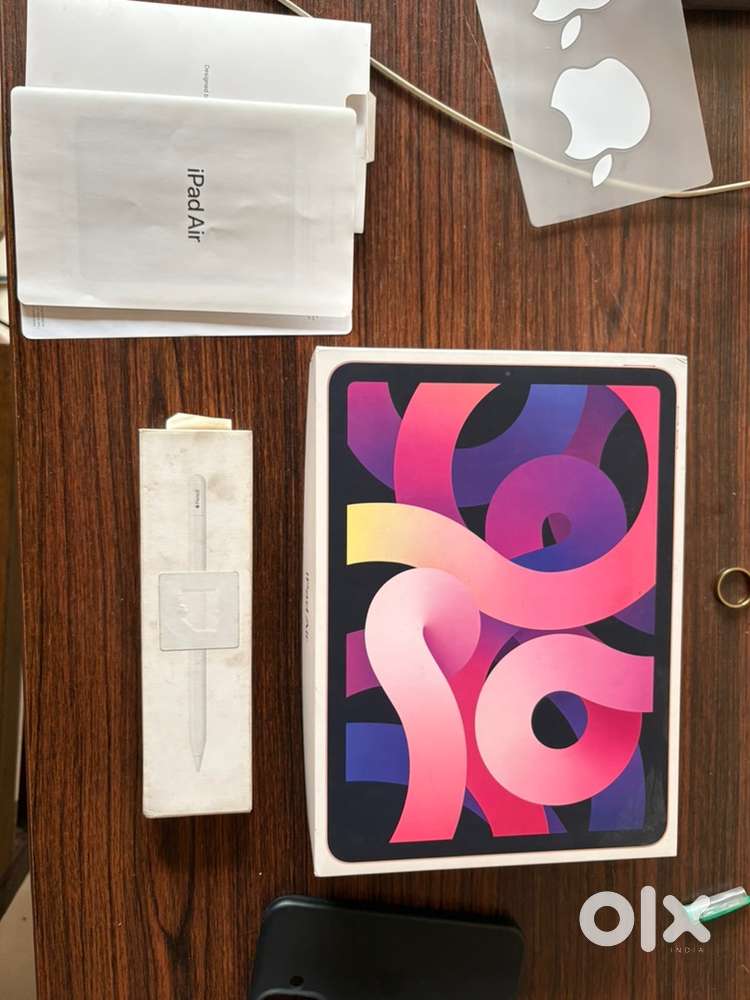 Mint Condition: Apple iPad Air 4 and Apple Pencil USB-C - Tablets