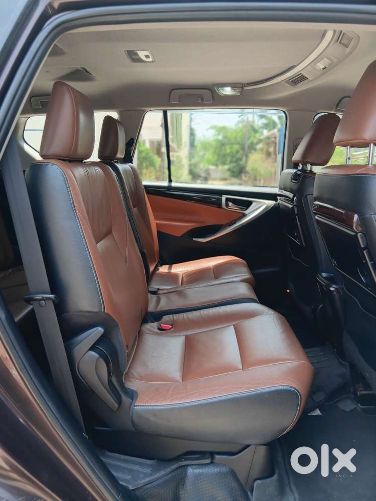 Toyota Innova Crysta 2.8z Automatic, 2016, Diesel