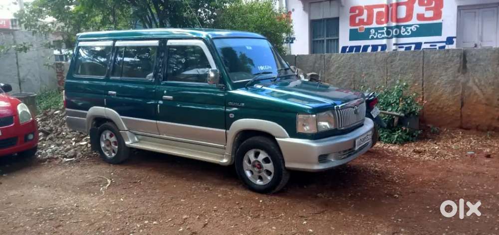 Toyota Qualis Petrol 2002