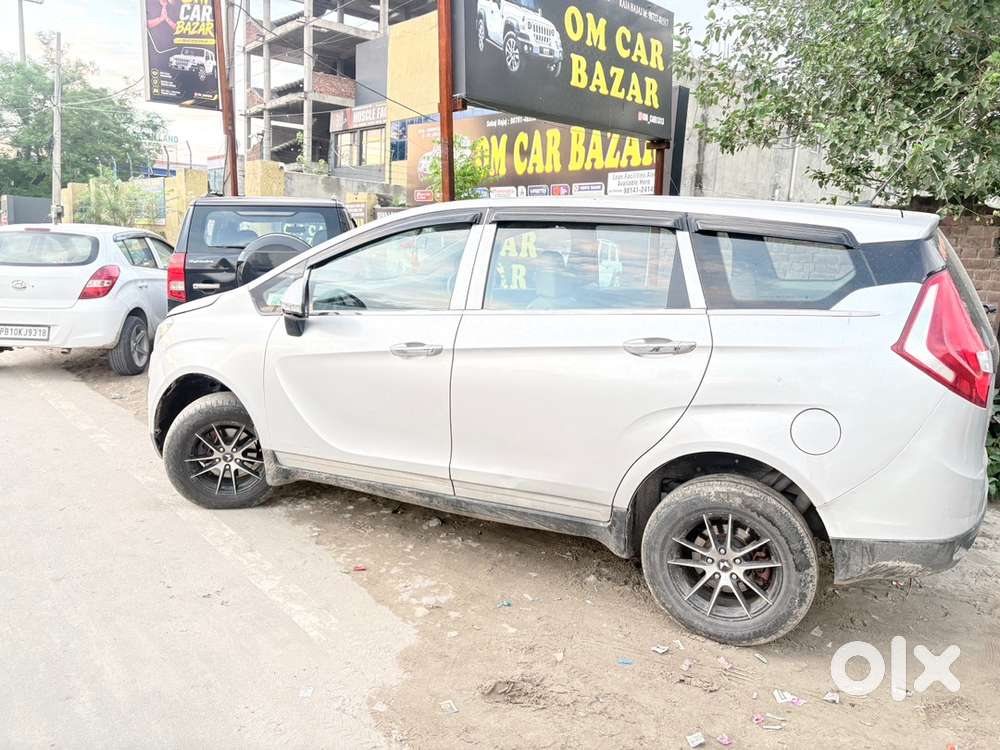Mahindra Marazzo Diesel 2020