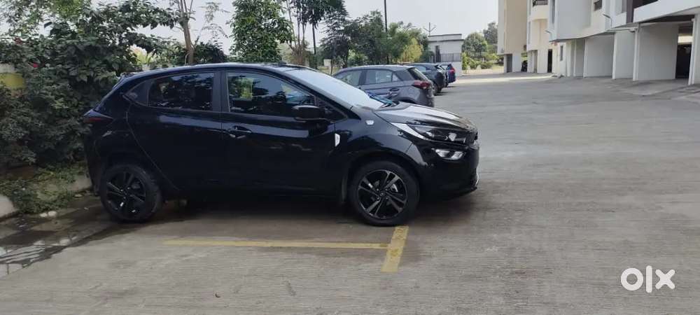 Tata Altroz 2022 Petrol Dark Edition