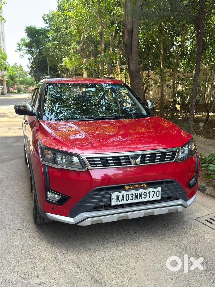 Mahindra Xuv 300 2022 Petrol Amt - 35600 Km Driven