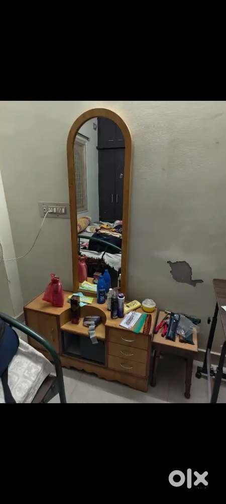 Solid wood Dressing table in good condition