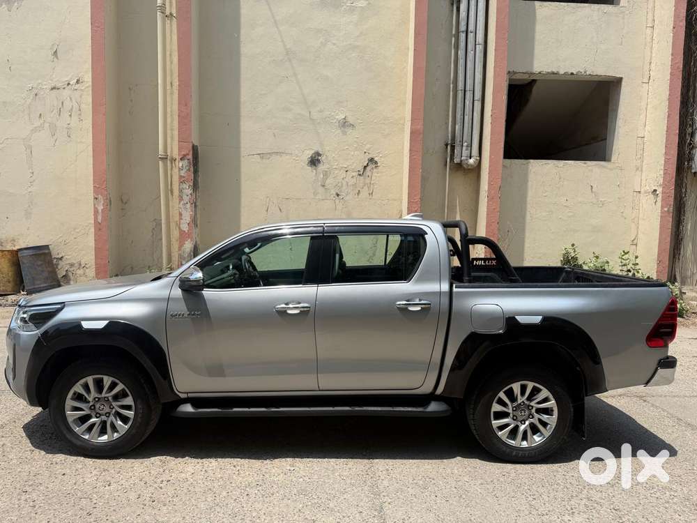 Toyota Hilux 2.8 High 4x4 Mt, 2023, Diesel