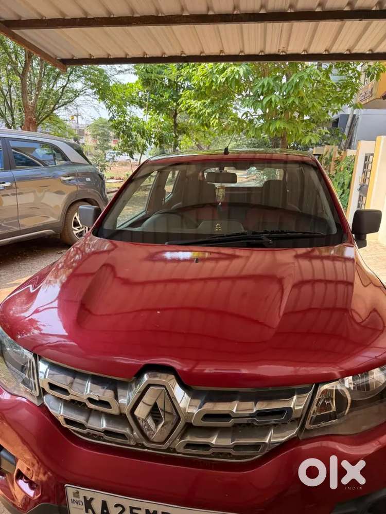 Renault Kwid: Well Maintained, 5 Seater Hatchback