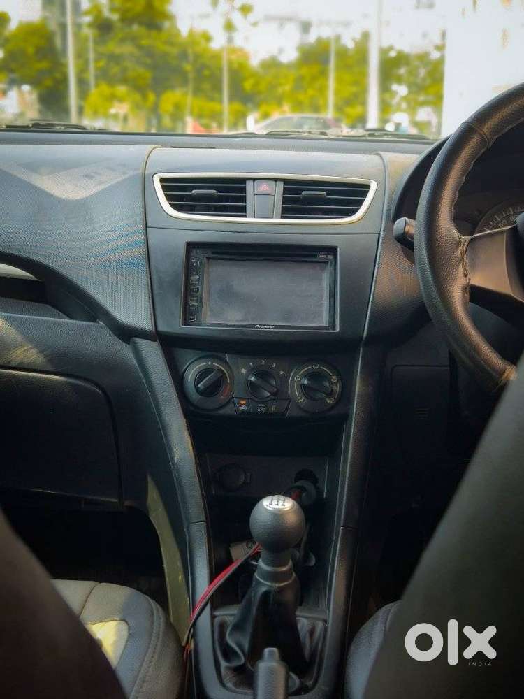 Maruti Suzuki Swift Lxi Option, 2016, Petrol