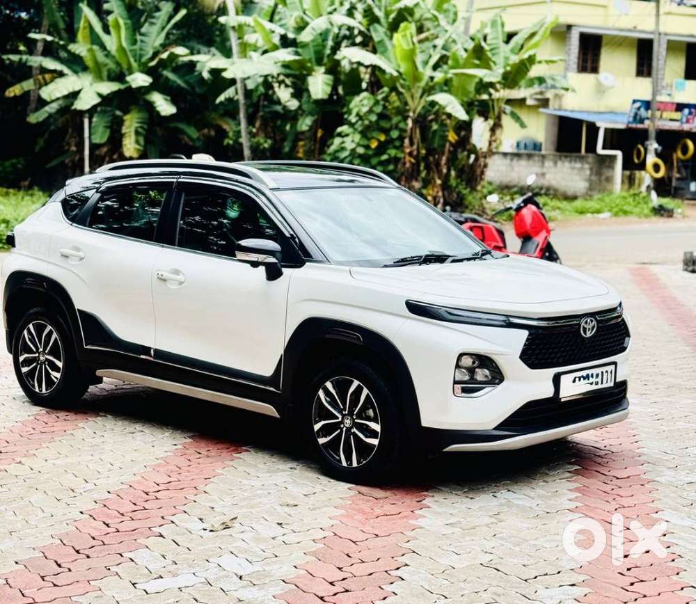 Toyota Urban Cruiser Taisor V 1.0 Petrol At Dual Tone, 2024, Petrol
