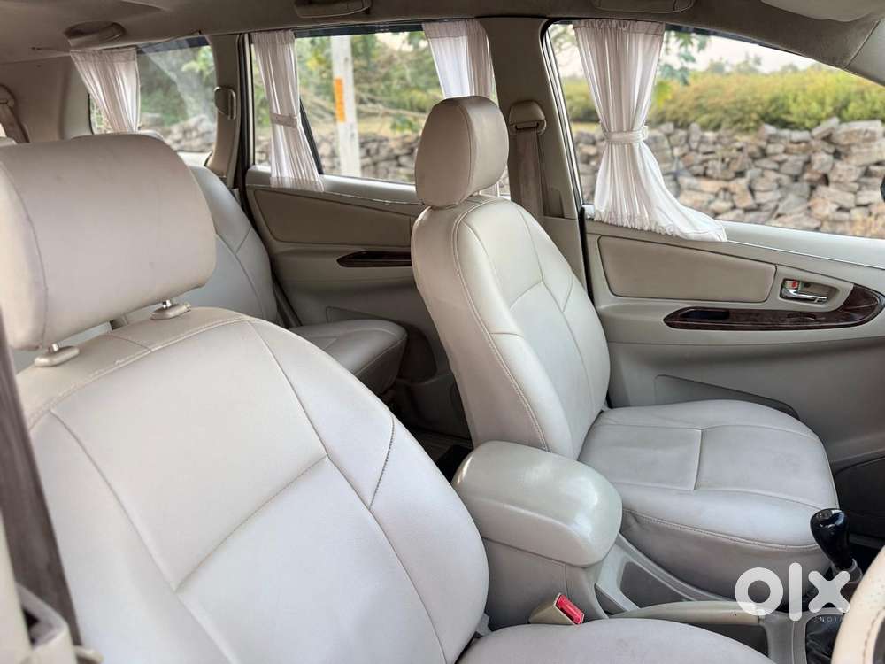 Toyota Innova 2.5 Vx 8 Str Bs-iii, 2013, Diesel