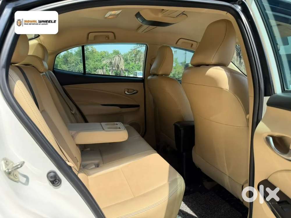 Toyota Yaris V Cvt, 2020, Petrol