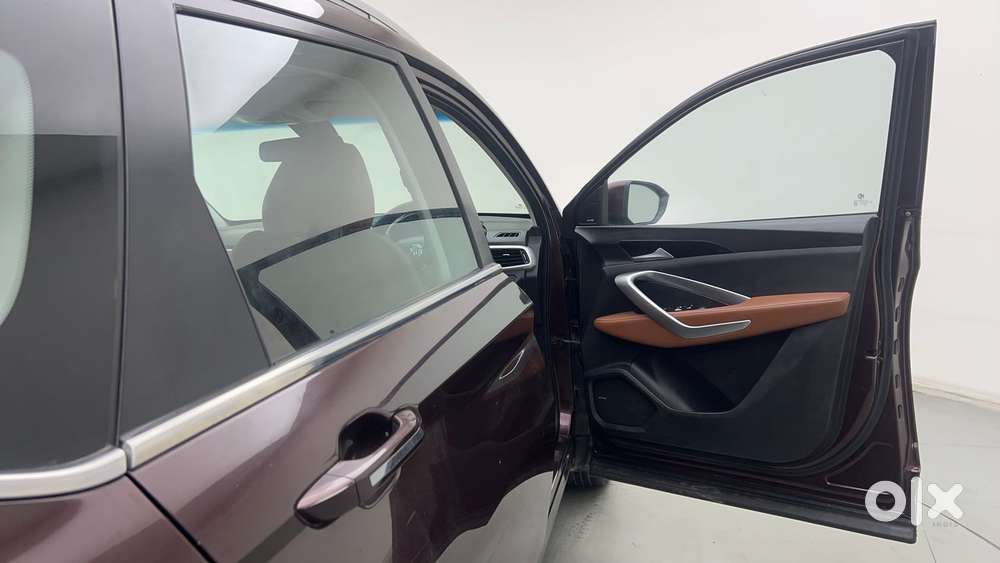 Mg Hector Plus 1.5 Hybrid Sharp Turbo 6 Str, 2022, Cng & Hybrids