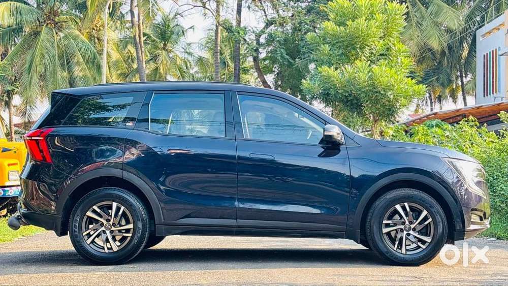 Mahindra Xuv700 2.0 Ax 5 Petrol Mt 7 Str, 2022, Petrol