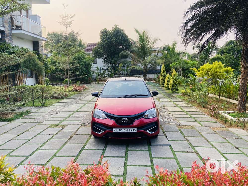 Toyota Etios Liva V Dual Tone, 2018, Petrol