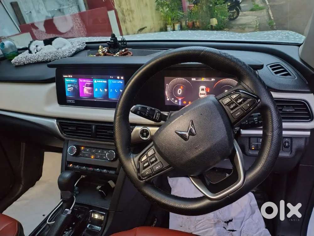 Mahindra Xuv700 Petrol 2025 First Owner