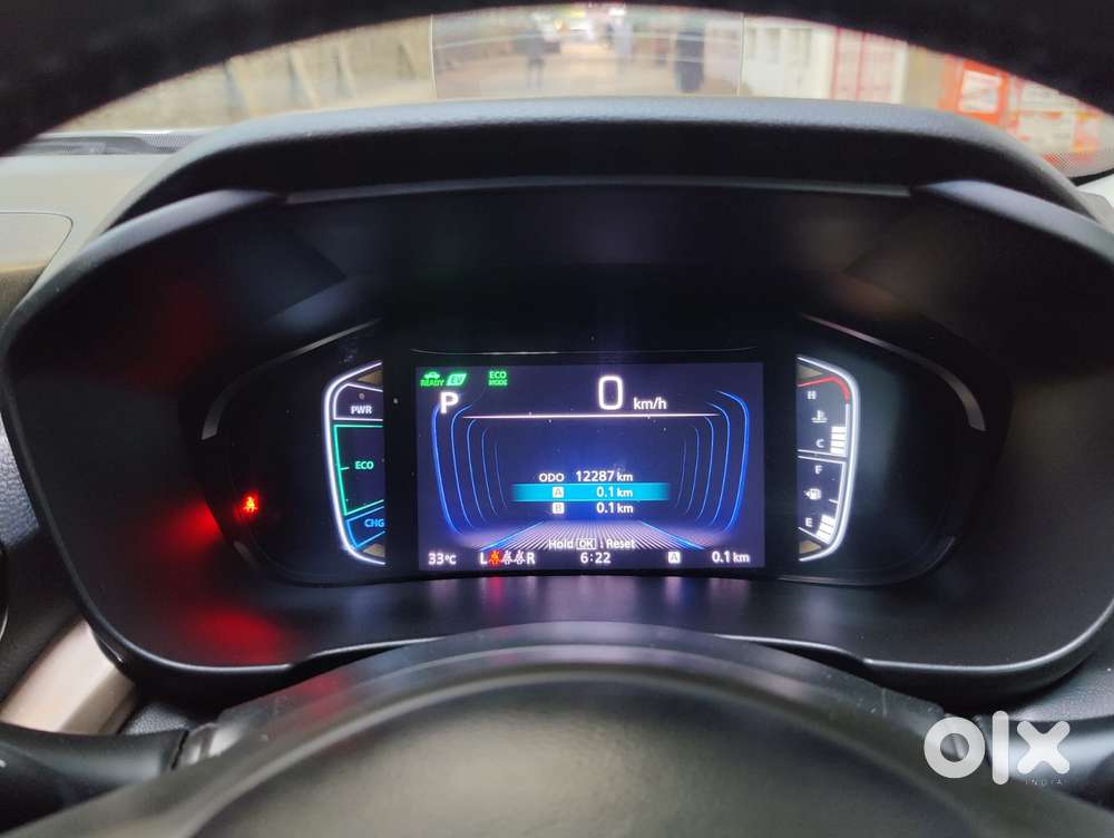 Maruti Suzuki Grand Vitara 1.5 Alpha Plus Intelligent Hybrid Ecvt, 2..