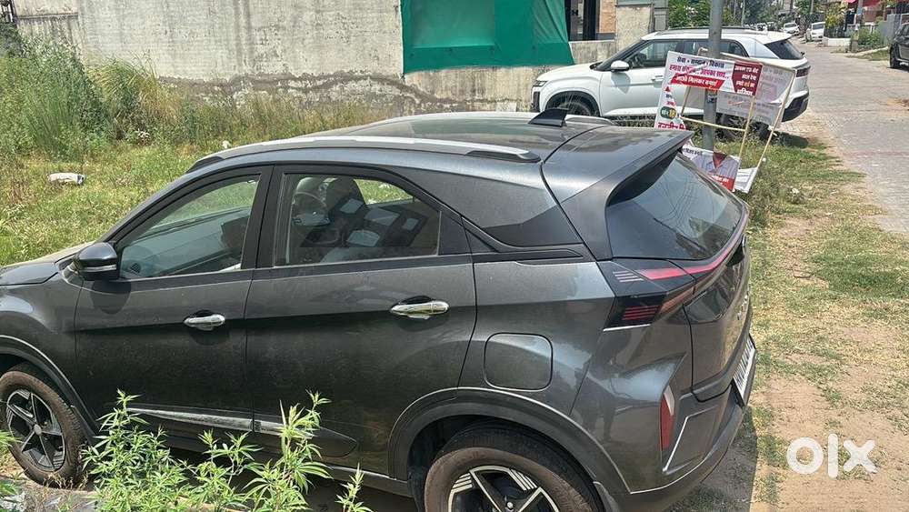 Tata Nexon Pure Plus S Diesel Mutual Grey Colour