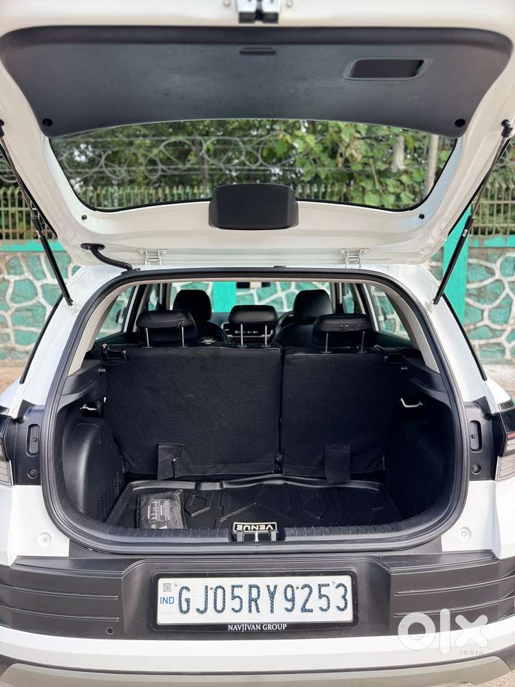Hyundai New Venue, 2024, Petrol