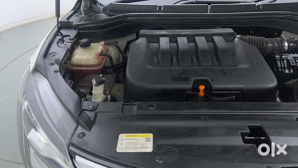 Mahindra Xuv700 2.0 Ax 5 Petrol Mt 7 Str, 2022, Petrol