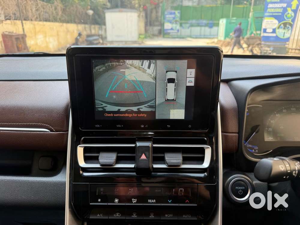 Toyota Innova Hycross 2.0 Vx Hybrid 7 Str, 2025