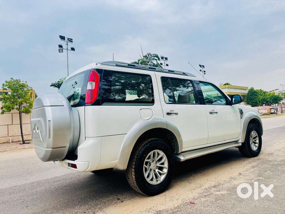Ford Endeavour 2.2 Titanium 4x2 Mt, 2013, Diesel