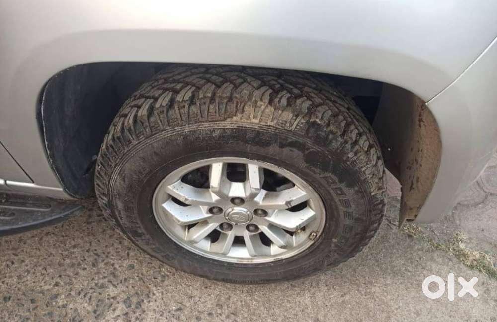 Mahindra Tuv 300 T8 Amt, 2016, Diesel