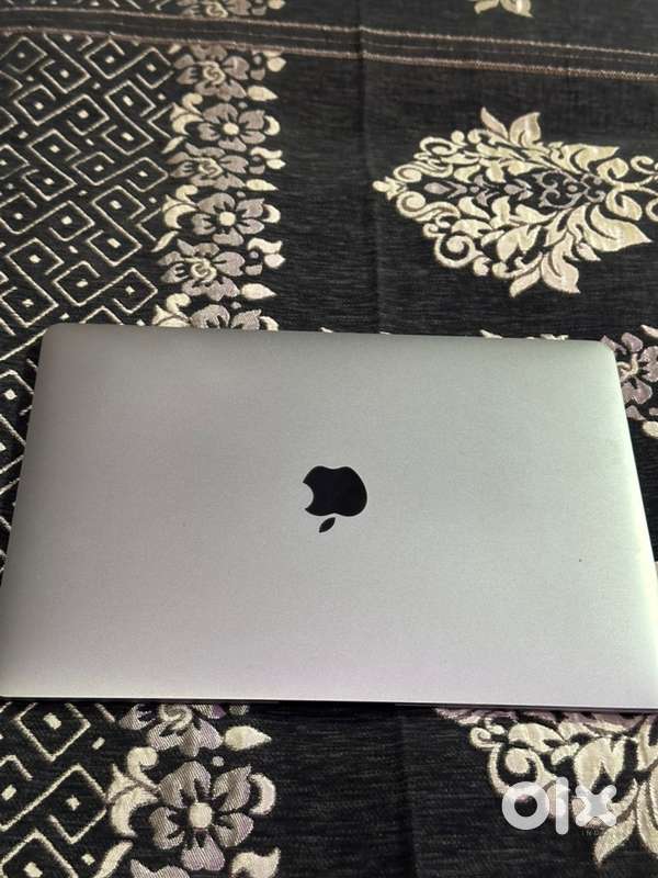 Apple Macbook M1