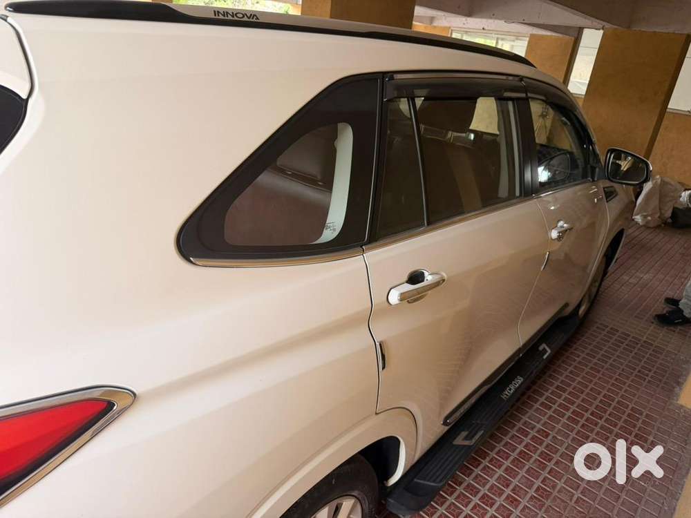 Toyota Innova Hycross 2023 Petrol Well Maintained