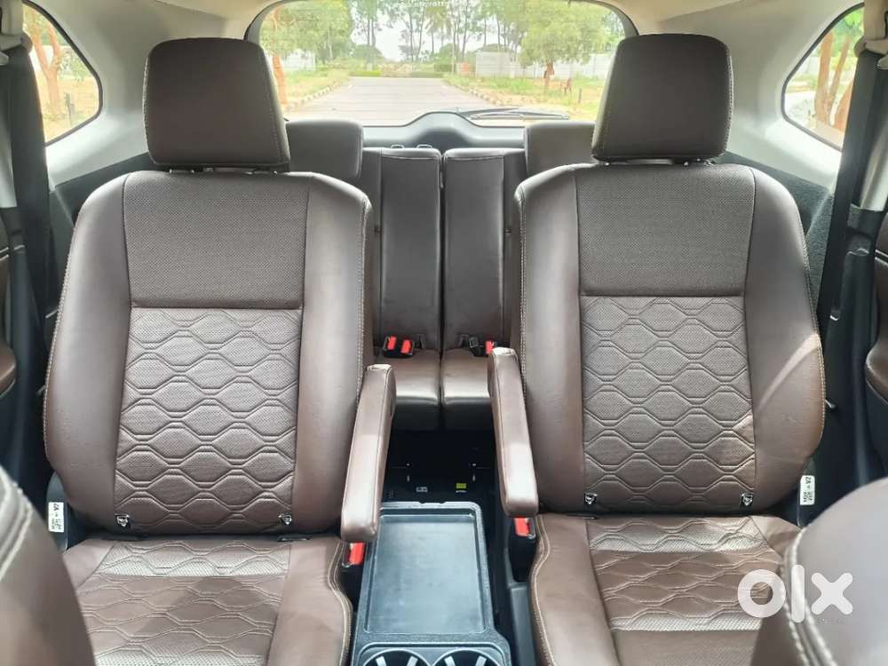 Toyota Innova Hycross 2.0 Zx (o) Hybrid 7 Str, 2024, Petrol