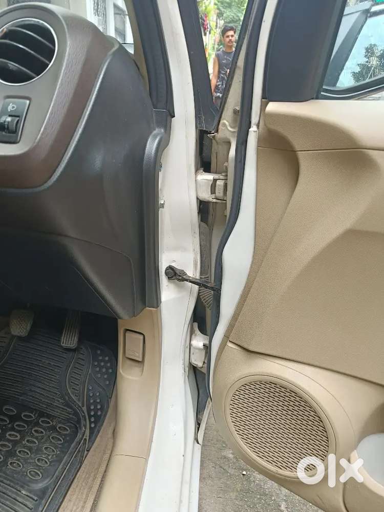 Honda Brio 2013 Petrol White