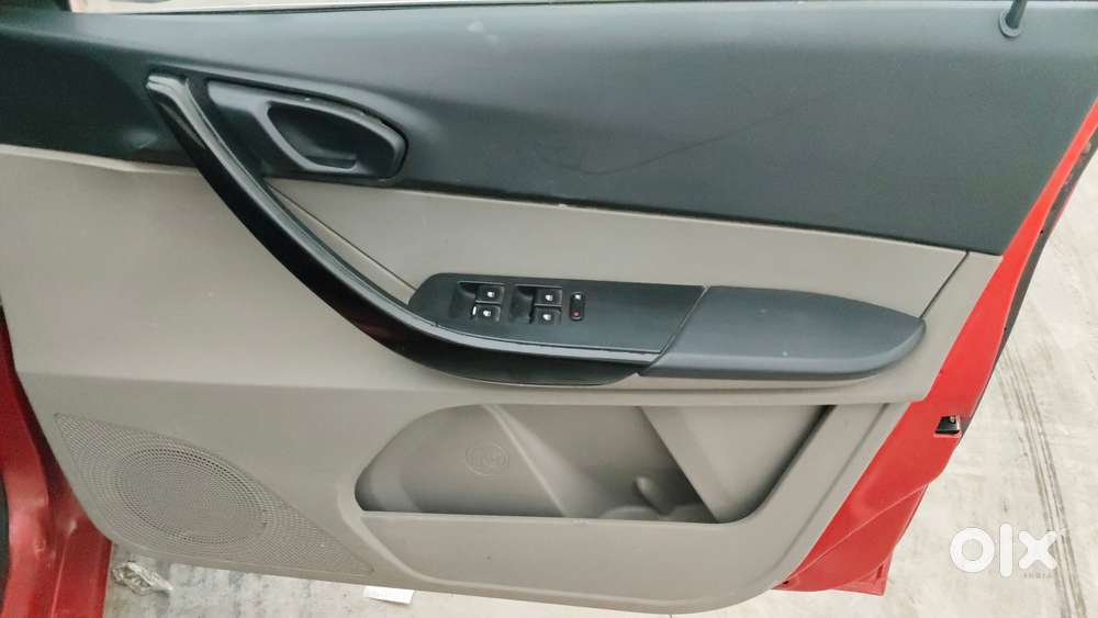 Tata Tiago 1.2 Revotron Xt, 2016, Petrol