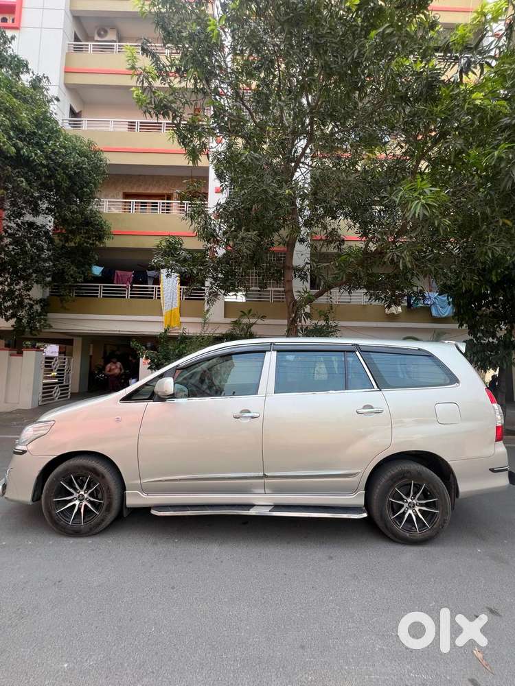 Toyota Innova 2.5 G (diesel) 8 Seater Bs Iv, 2016, Diesel