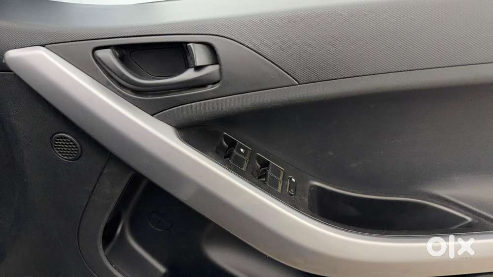 Tata Nexon 1.2 Revotron Xm (s), 2023, Petrol