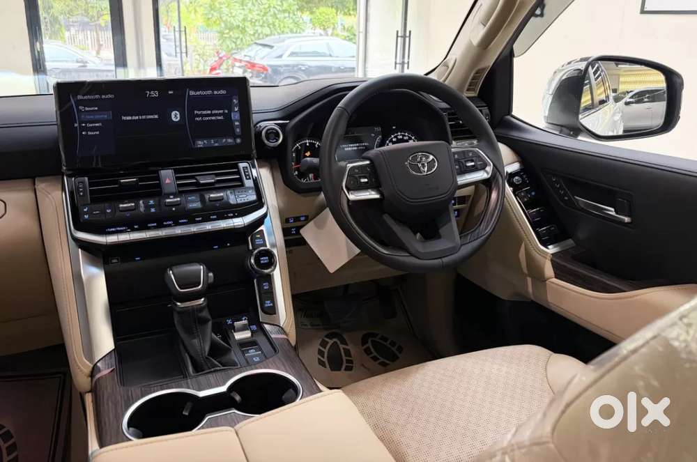 Toyota Land Cruiser V8 Petrol, 2026, Petrol