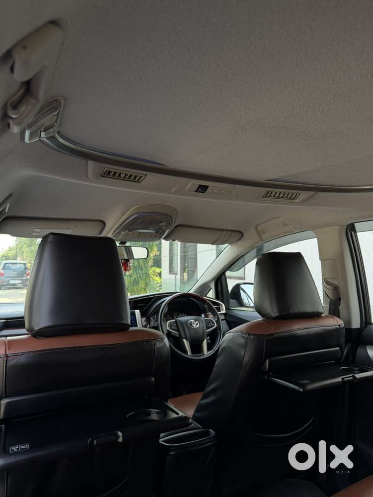 Toyota Innova Crysta 2.4 V 8 Str, 2016, Diesel
