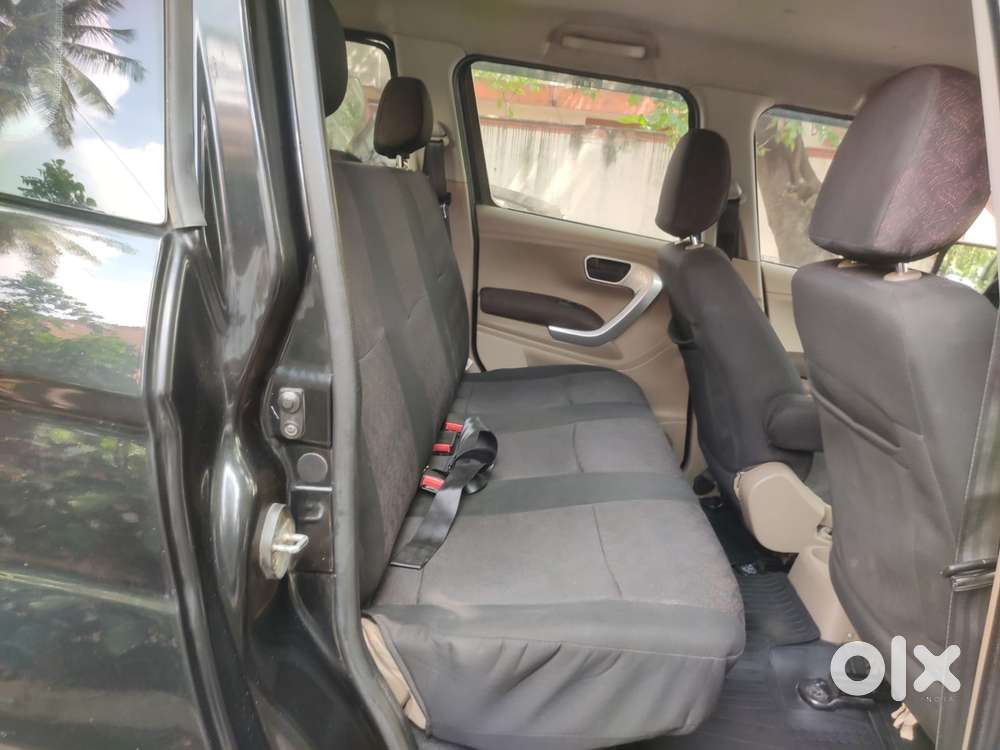 Mahindra Tuv 300 T8, 2015, Diesel