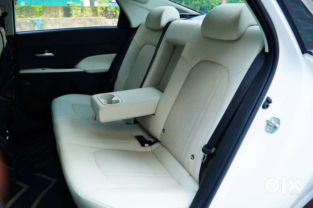 Hyundai Verna 1.5 Sx (o) Ivt, 2024, Petrol