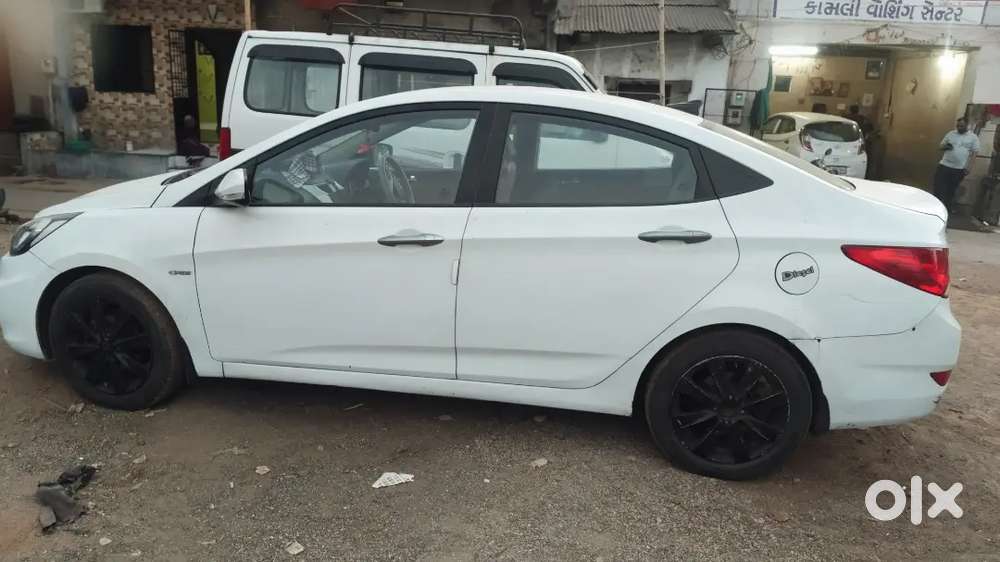 Hyundai Verna 2012